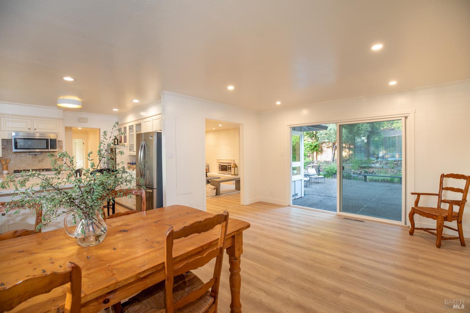 Detail Gallery Image 12 of 56 For 2055 Stonewood Dr, Santa Rosa,  CA 95404 - 3 Beds | 2 Baths