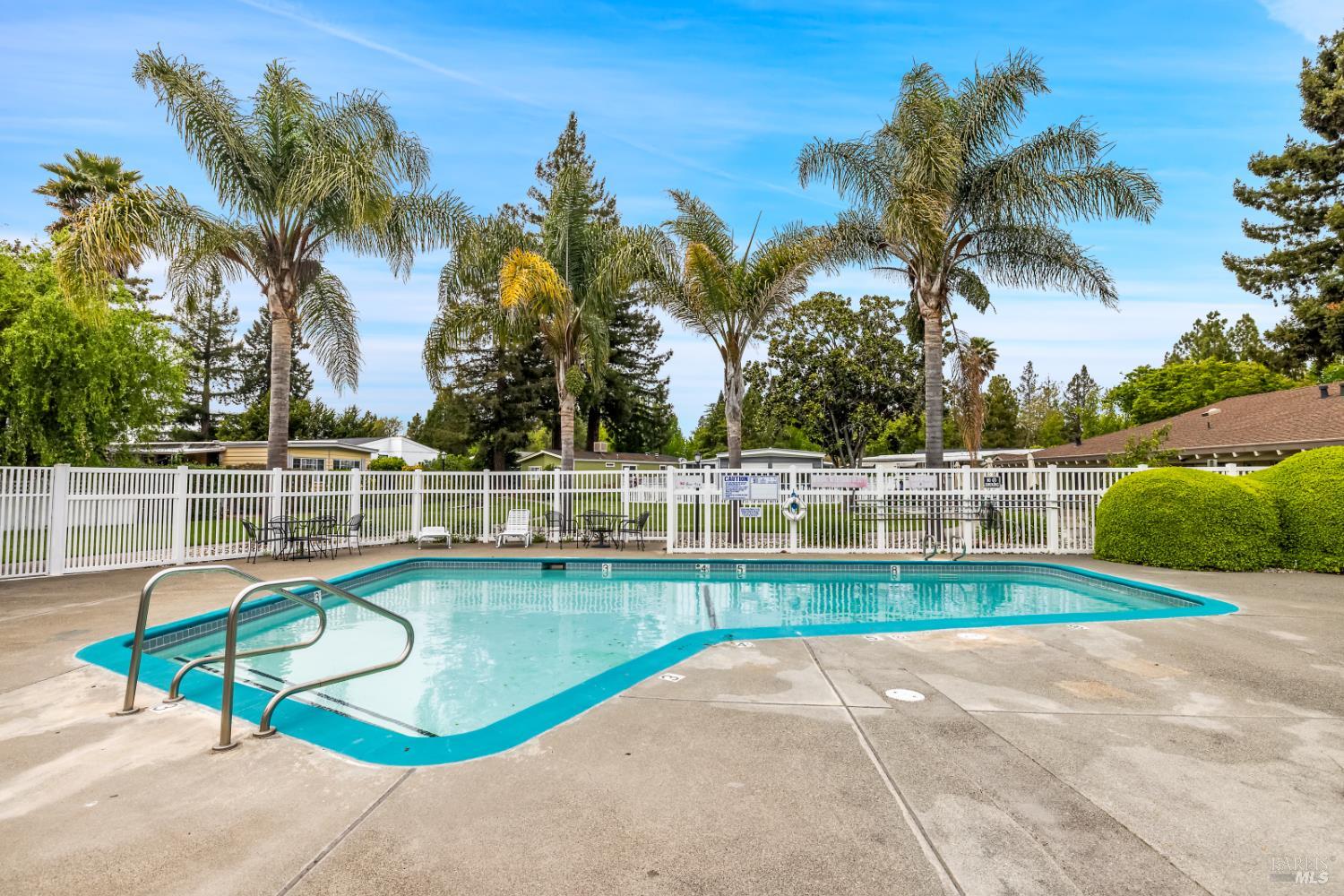 Detail Gallery Image 51 of 51 For 25 Walnut Cir, Rohnert Park,  CA 94928 - 3 Beds | 2 Baths