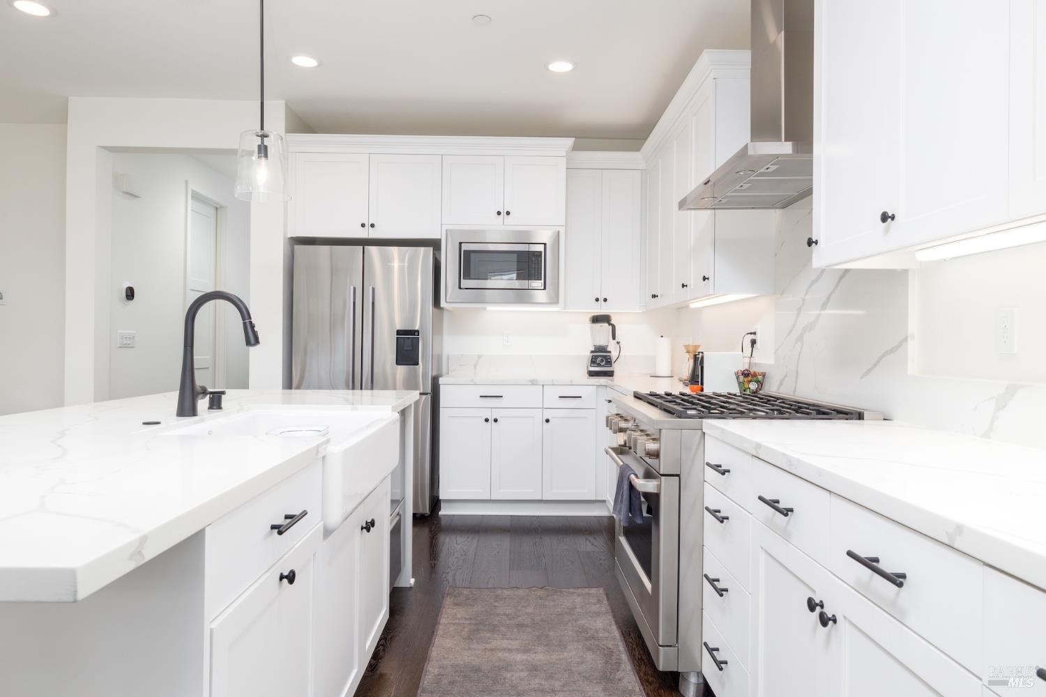 Detail Gallery Image 9 of 32 For 103 Chiquita Rd, Healdsburg,  CA 95448 - 3 Beds | 2/1 Baths