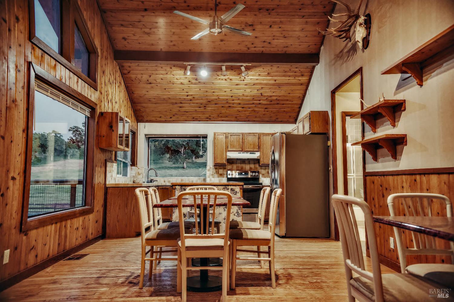 Detail Gallery Image 5 of 13 For 12020 Burris Ln, Potter Valley,  CA 95469 - 2 Beds | 2 Baths