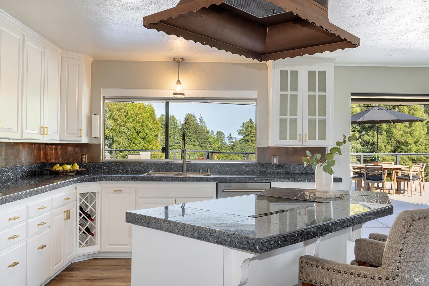 Detail Gallery Image 17 of 64 For 10505 Cherry Ridge Rd, Sebastopol,  CA 95472 - 3 Beds | 3/1 Baths