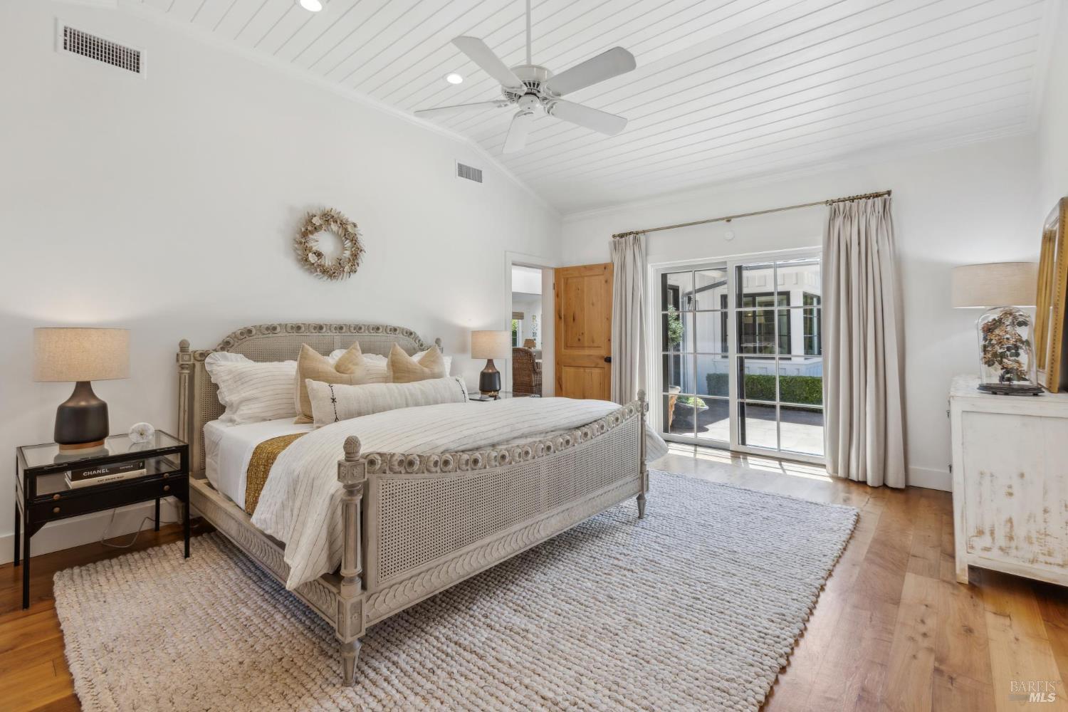 Detail Gallery Image 26 of 71 For 1040 Rose Dr, Napa,  CA 94558 - 5 Beds | 4 Baths