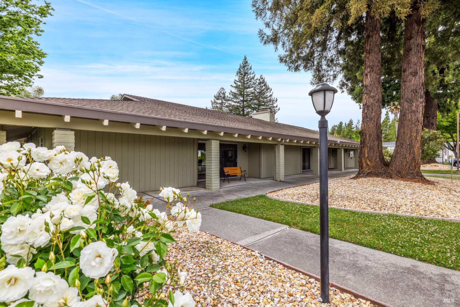 Detail Gallery Image 45 of 51 For 25 Walnut Cir, Rohnert Park,  CA 94928 - 3 Beds | 2 Baths