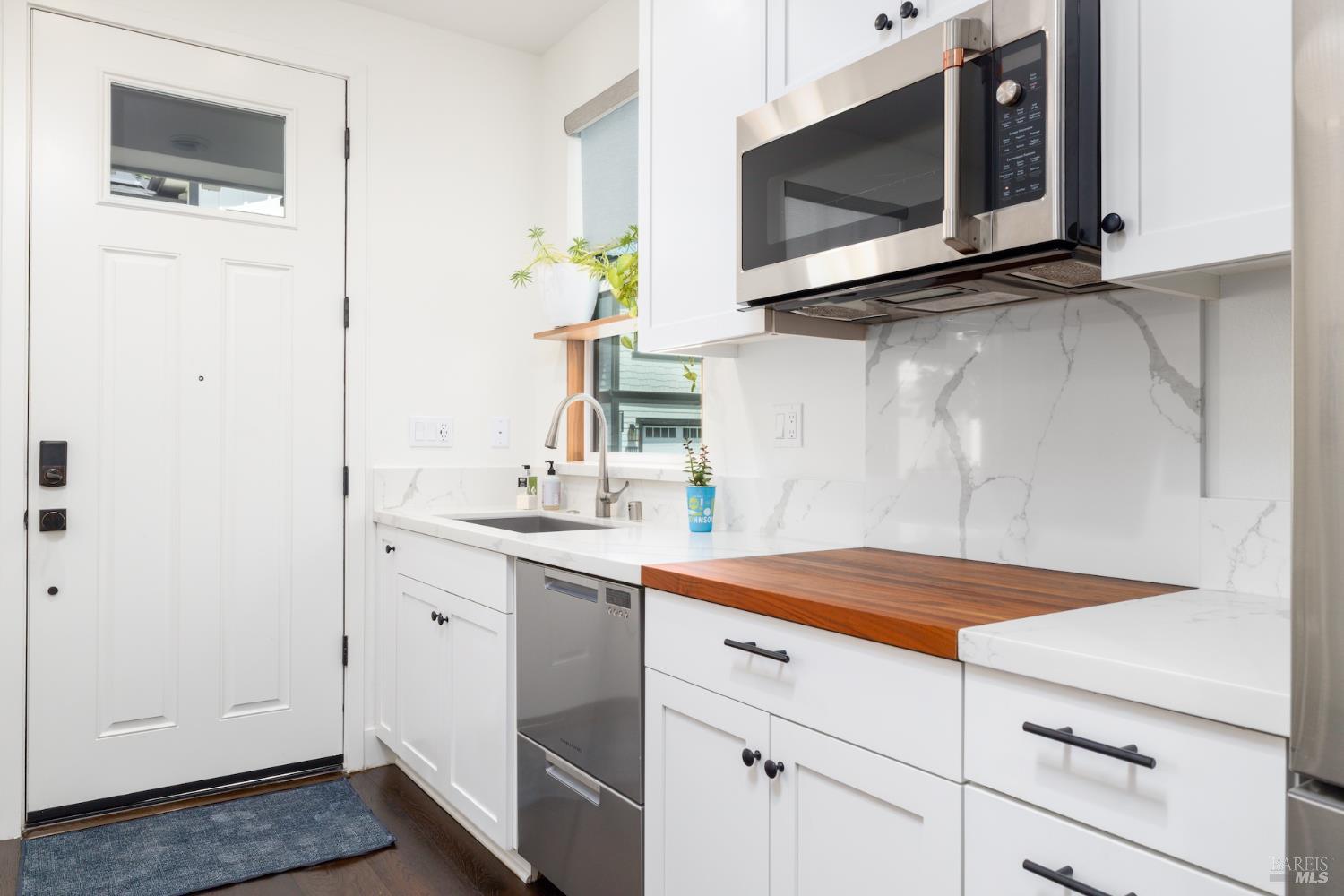 Detail Gallery Image 27 of 32 For 103 Chiquita Rd, Healdsburg,  CA 95448 - 3 Beds | 2/1 Baths