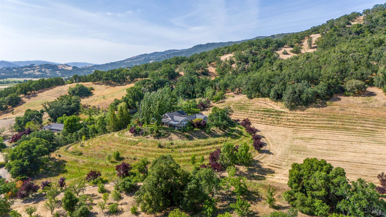 Detail Gallery Image 3 of 55 For 5081 Highway 175 Unkn, Hopland,  CA 95449 - 3 Beds | 2 Baths