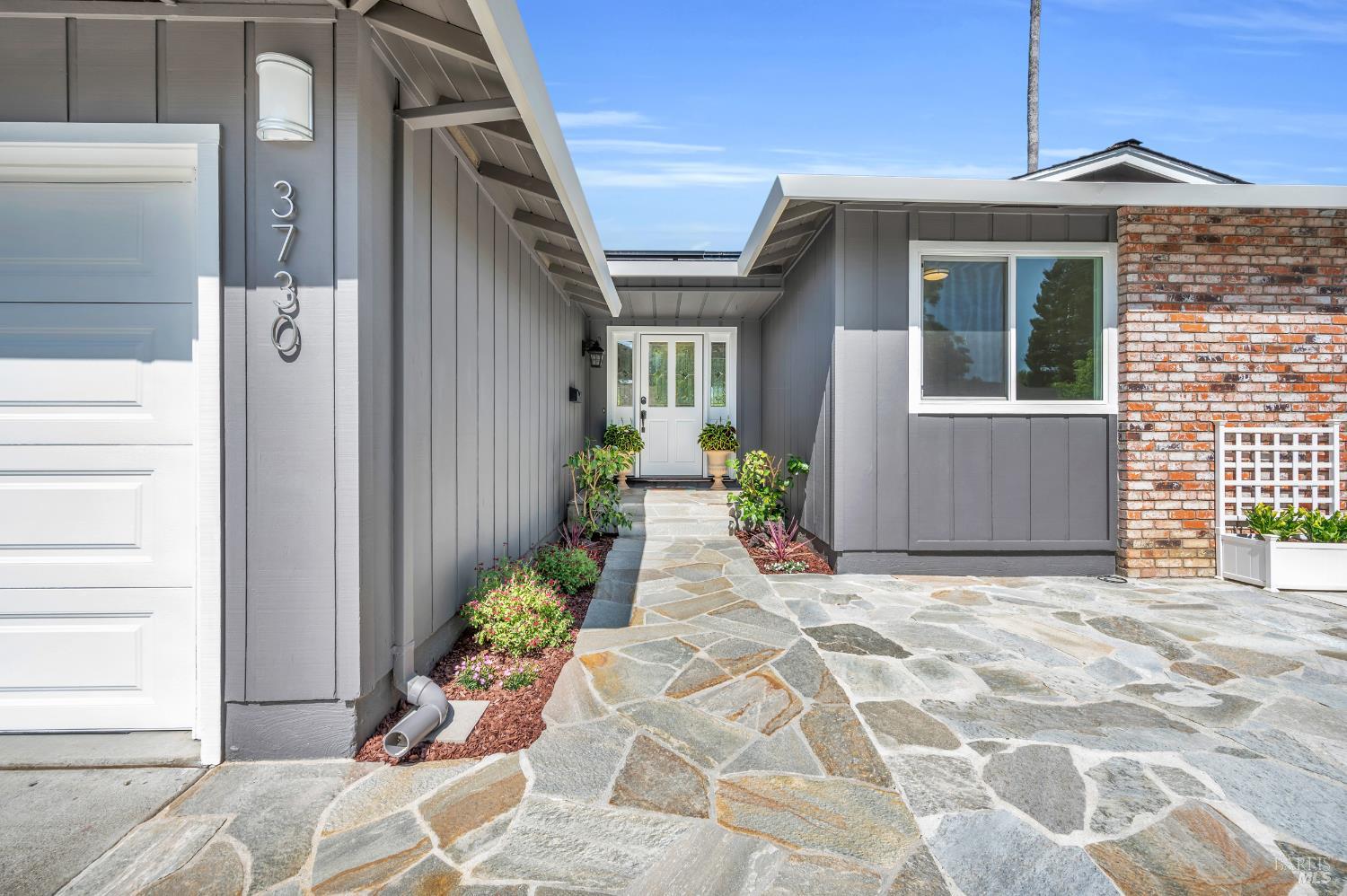 Detail Gallery Image 3 of 33 For 3730 Ruston Ln, Napa,  CA 94558 - 4 Beds | 2 Baths
