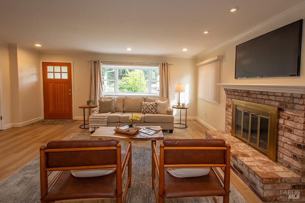 Detail Gallery Image 6 of 20 For 293 Siesta Way, Sonoma,  CA 95476 - 3 Beds | 2 Baths
