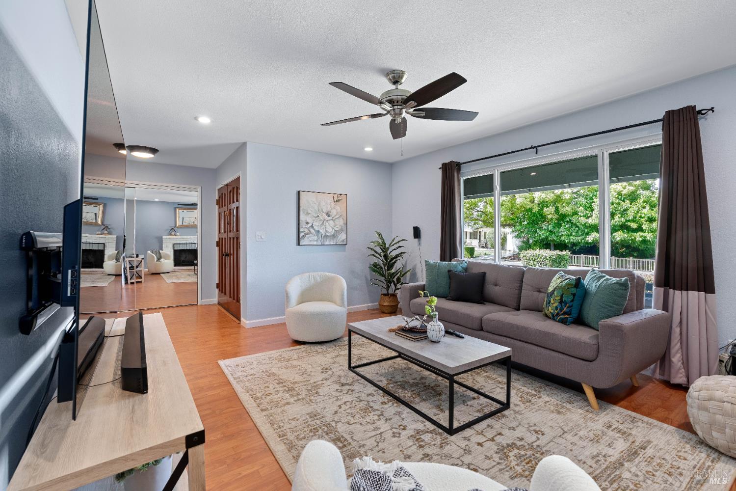 Detail Gallery Image 7 of 43 For 733 Whispering Bay Ln, Suisun City,  CA 94585 - 4 Beds | 2 Baths