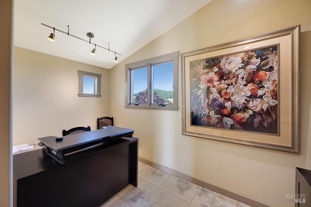 Detail Gallery Image 46 of 62 For Address Is Not Disclosed, Healdsburg,  CA 95448 - 3 Beds | 3/3 Baths