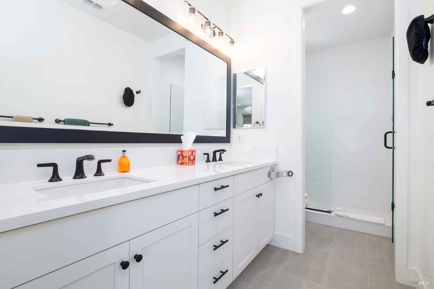 Detail Gallery Image 17 of 32 For 103 Chiquita Rd, Healdsburg,  CA 95448 - 3 Beds | 2/1 Baths