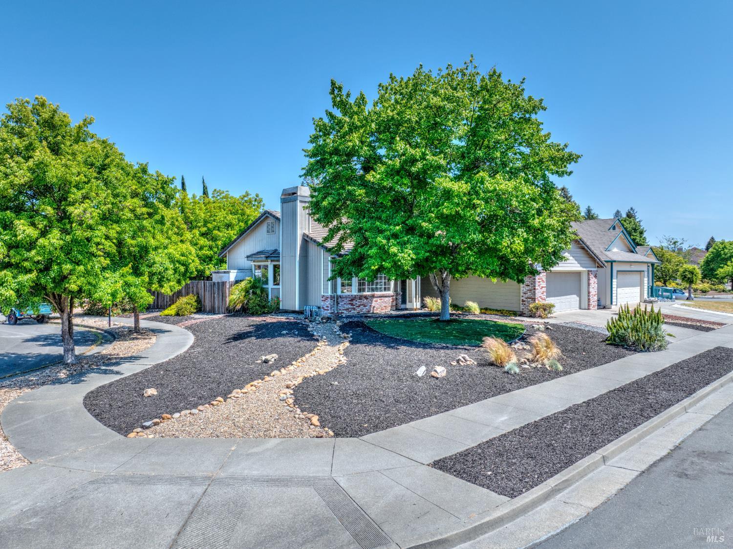 Detail Gallery Image 8 of 40 For 2269 Dancing Penny Way, Santa Rosa,  CA 95403 - 3 Beds | 2 Baths