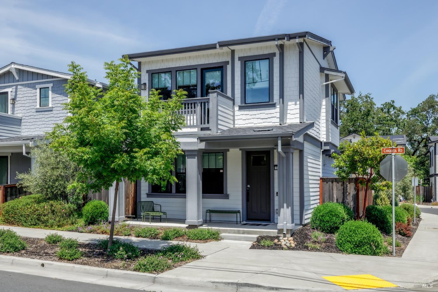 Detail Gallery Image 1 of 32 For 103 Chiquita Rd, Healdsburg,  CA 95448 - 3 Beds | 2/1 Baths