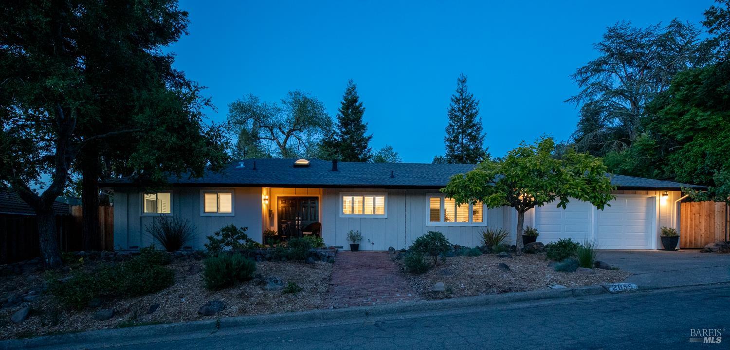 Detail Gallery Image 40 of 56 For 2055 Stonewood Dr, Santa Rosa,  CA 95404 - 3 Beds | 2 Baths