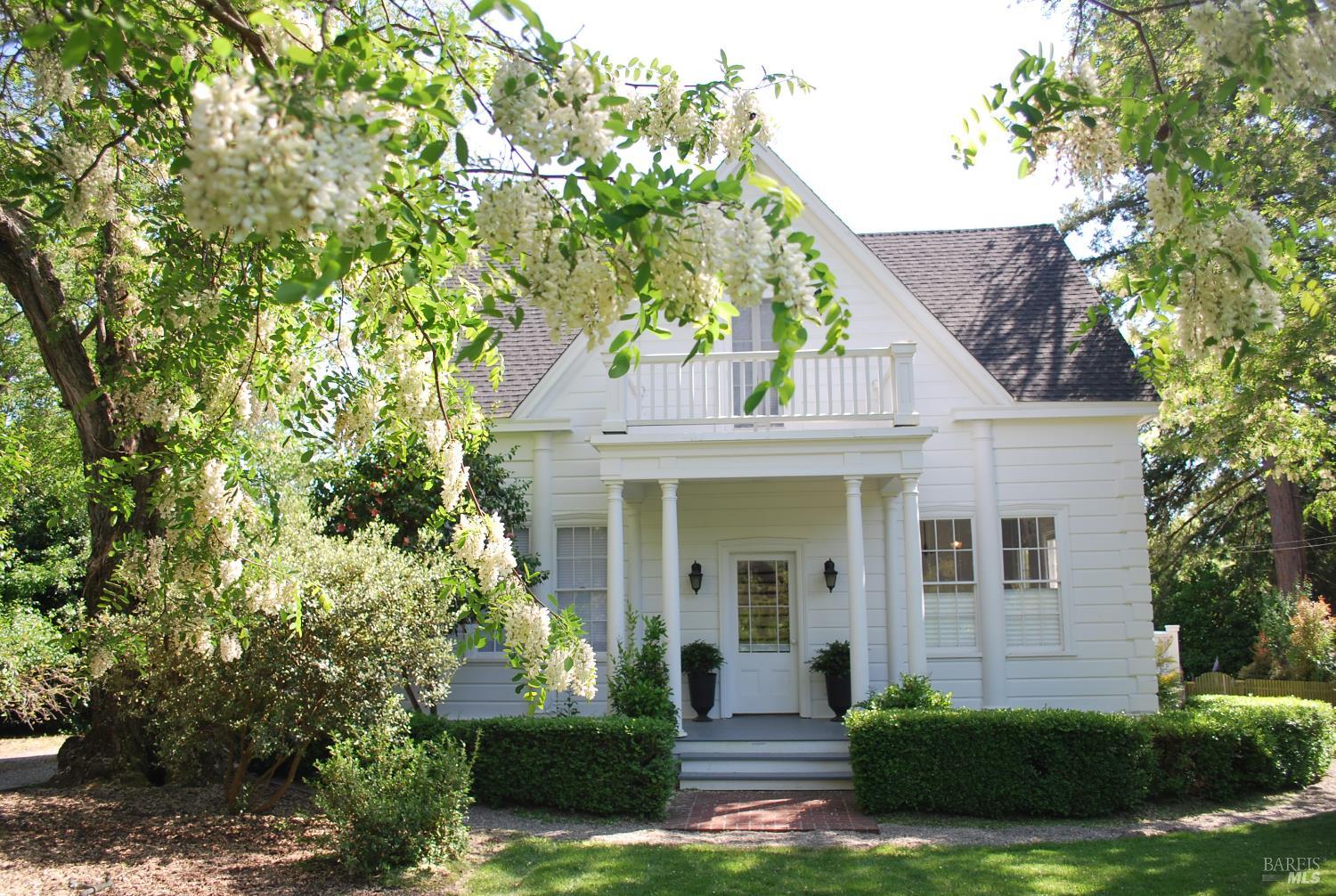Detail Gallery Image 1 of 50 For 1801 Bodega Ave, Petaluma,  CA 94952 - 5 Beds | 2/1 Baths