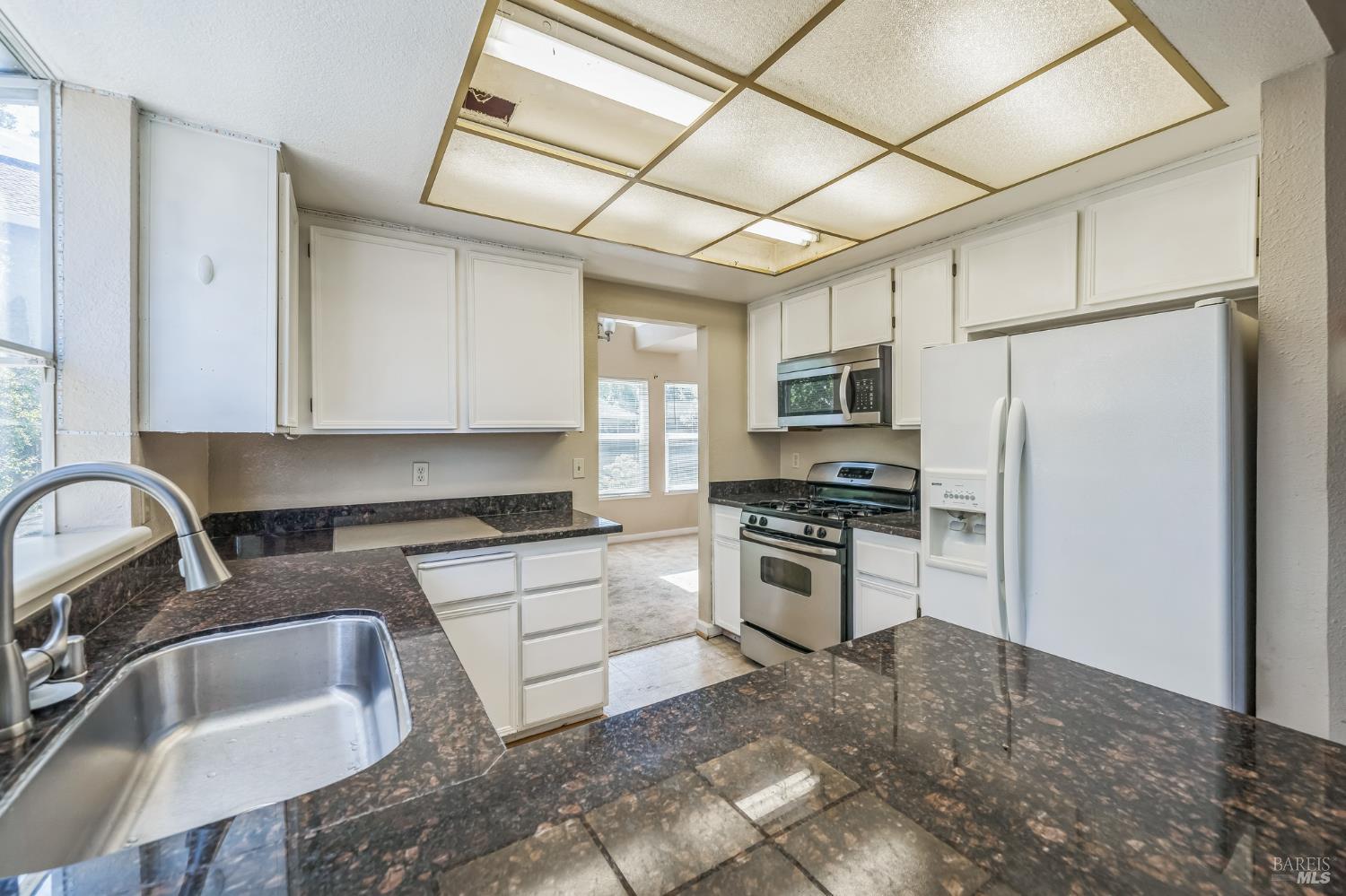 Sunset Court, Fairfield, California image 17