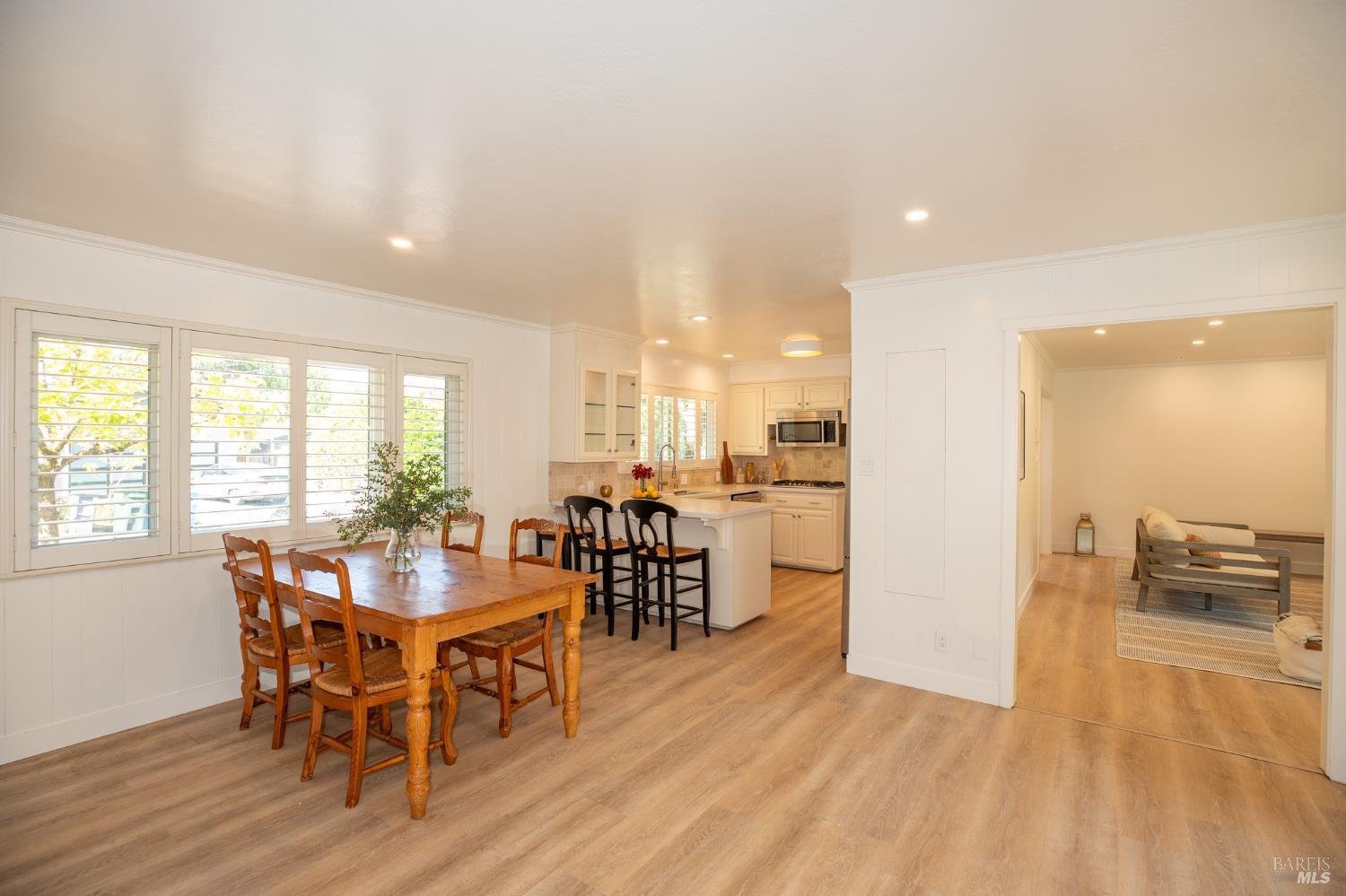 Detail Gallery Image 14 of 56 For 2055 Stonewood Dr, Santa Rosa,  CA 95404 - 3 Beds | 2 Baths