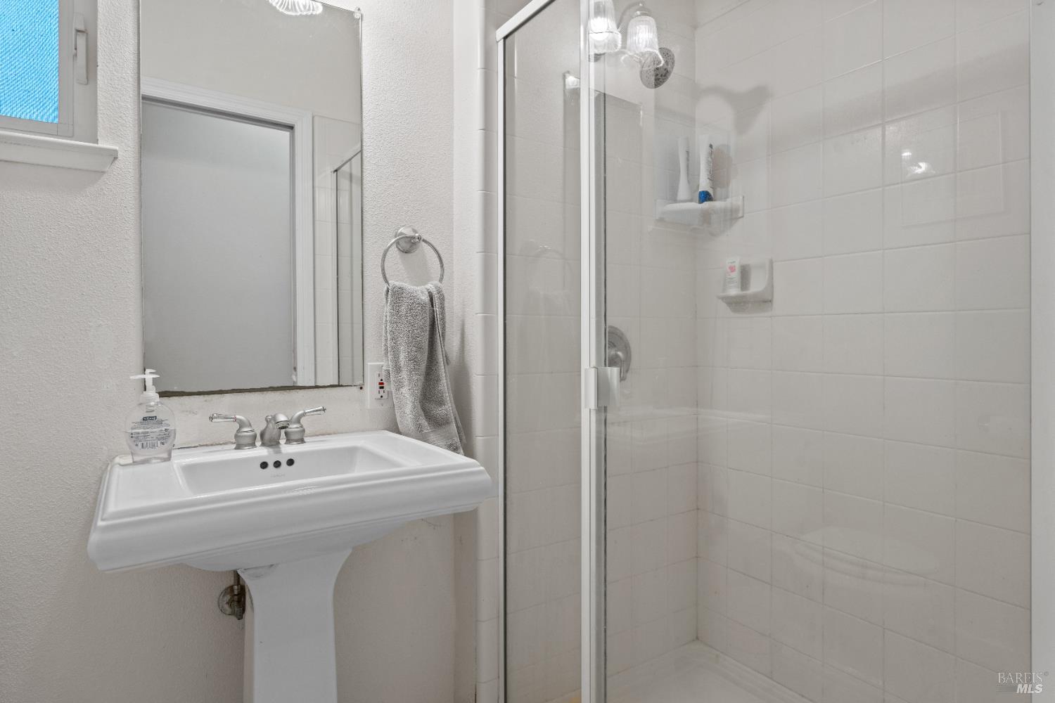Detail Gallery Image 23 of 55 For 5081 Highway 175 Unkn, Hopland,  CA 95449 - 3 Beds | 2 Baths