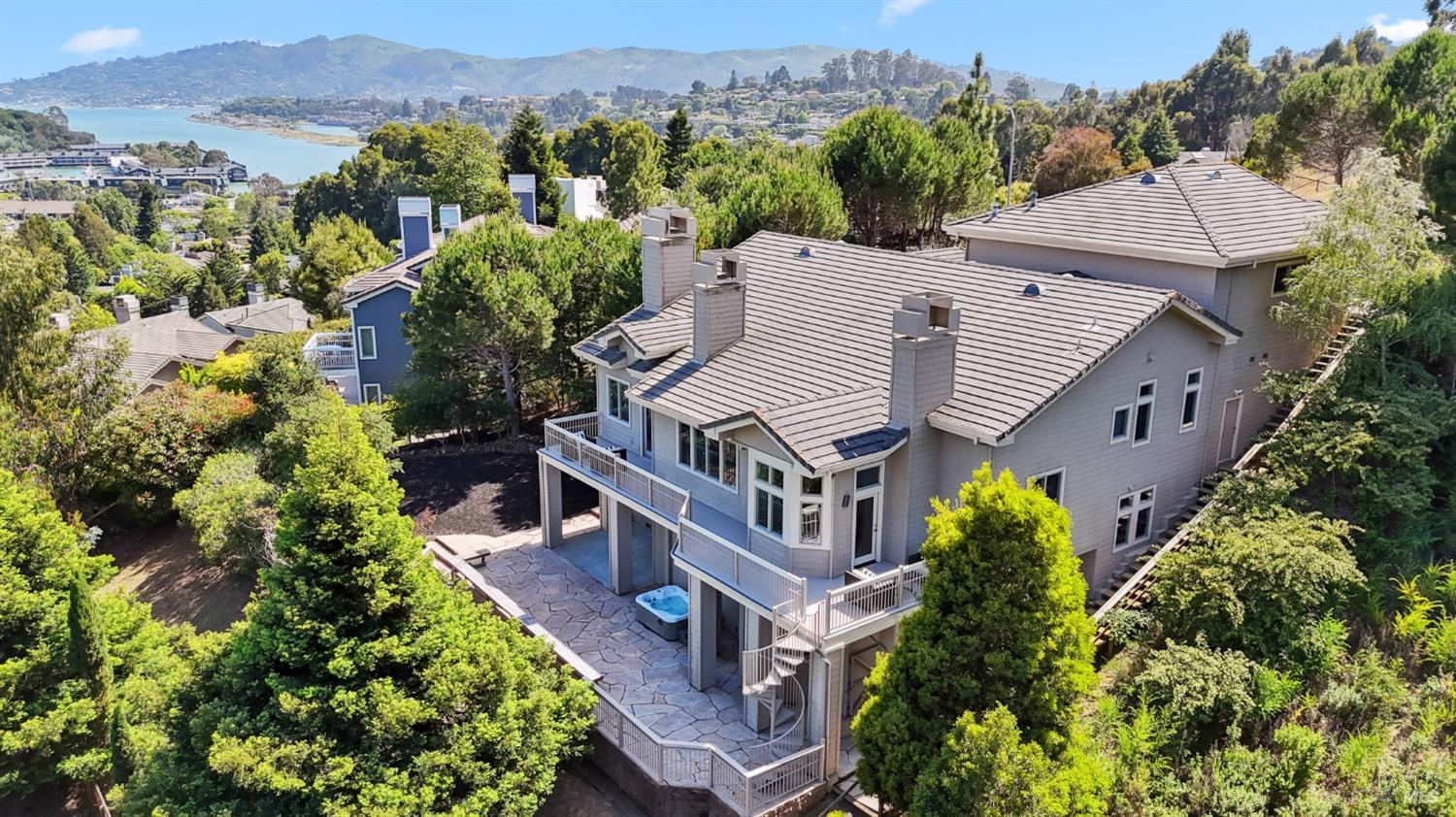 Detail Gallery Image 1 of 65 For 110 Monterey Dr, Tiburon,  CA 94920 - 5 Beds | 4/1 Baths