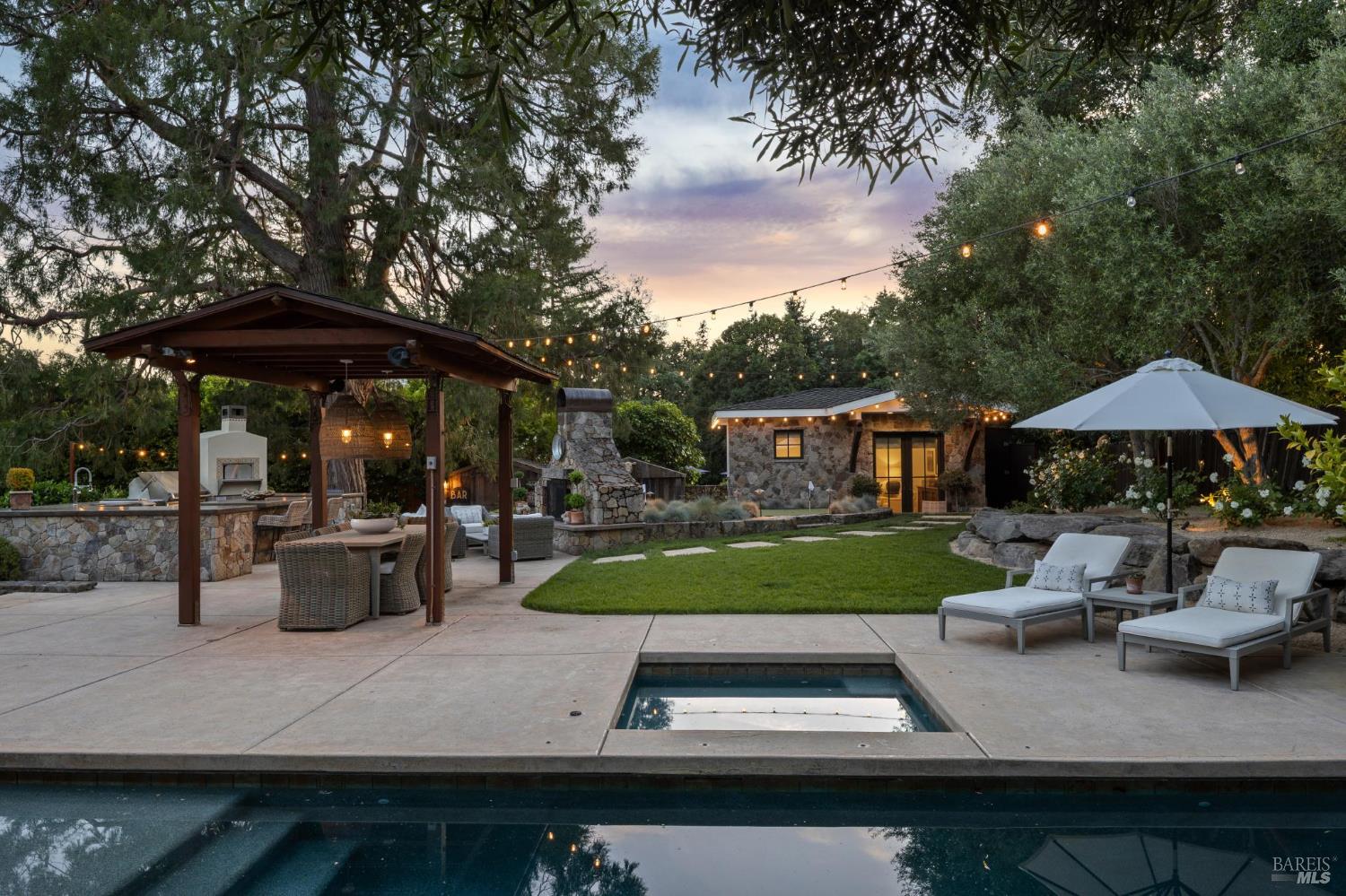 Detail Gallery Image 2 of 71 For 1040 Rose Dr, Napa,  CA 94558 - 5 Beds | 4 Baths