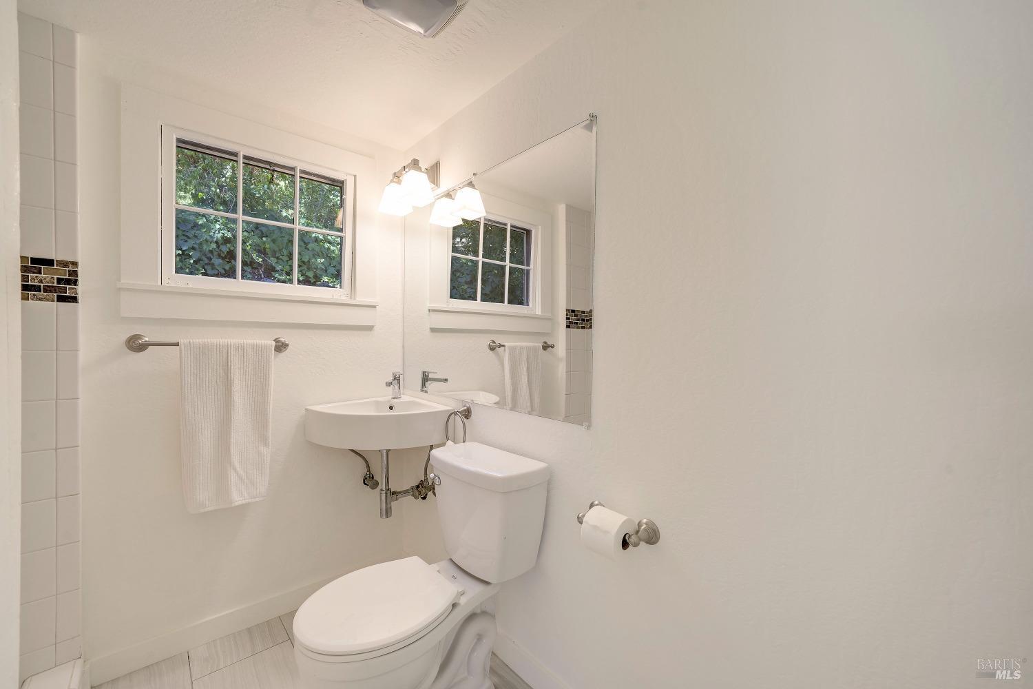 Detail Gallery Image 28 of 53 For 1423 Foothill Blvd, Calistoga,  CA 94515 - 8 Beds | 5 Baths