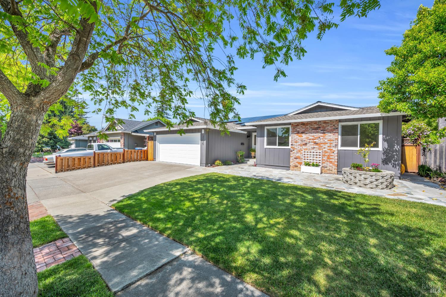 Detail Gallery Image 2 of 33 For 3730 Ruston Ln, Napa,  CA 94558 - 4 Beds | 2 Baths