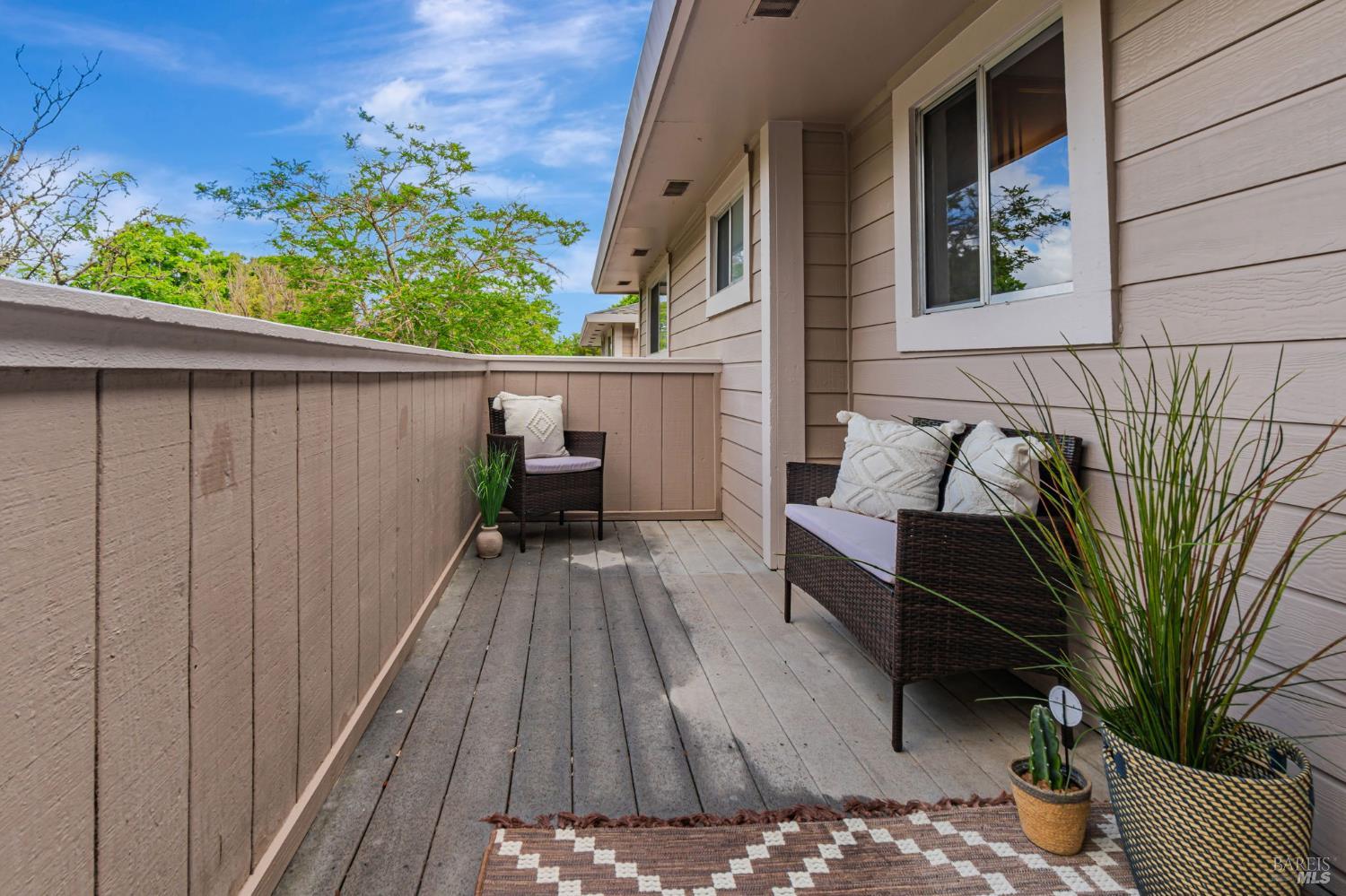 Detail Gallery Image 24 of 31 For 64 Los Padres Cir, Novato,  CA 94947 - 2 Beds | 1 Baths