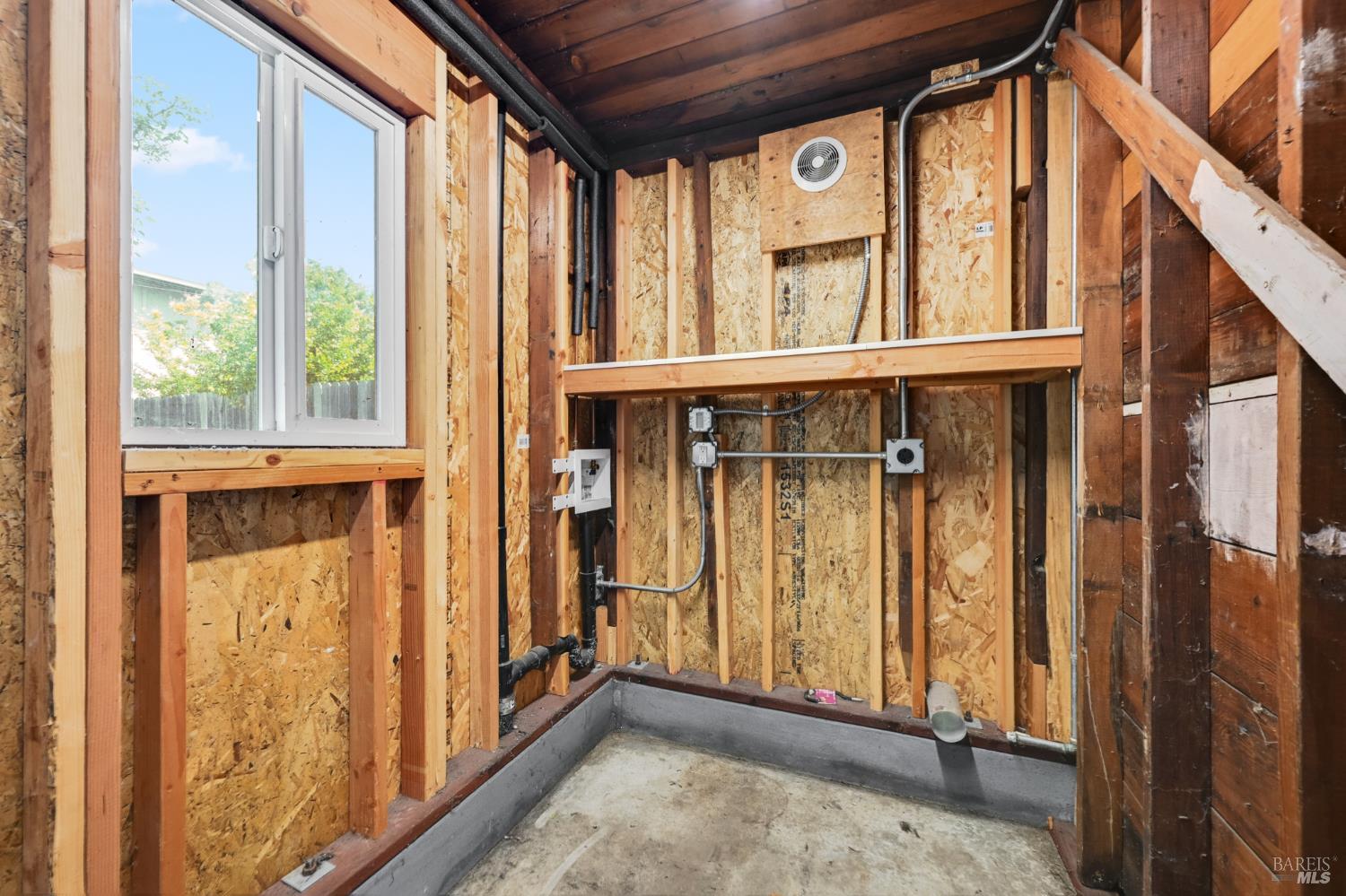 Detail Gallery Image 30 of 30 For 1313 Mcneil Ave, Petaluma,  CA 94954 - 3 Beds | 1 Baths