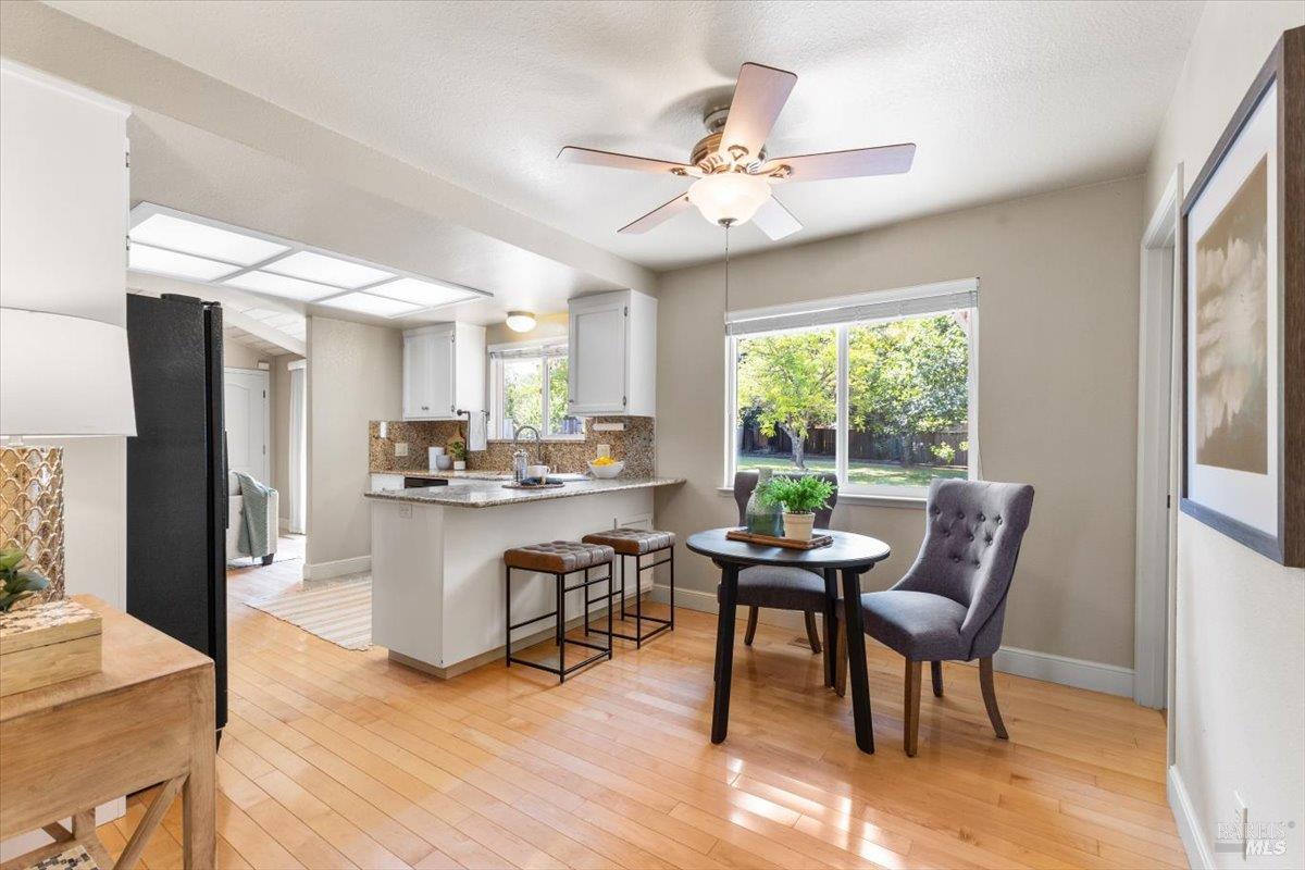 Detail Gallery Image 3 of 52 For 160 Moll Dr, Windsor,  CA 95492 - 3 Beds | 2 Baths