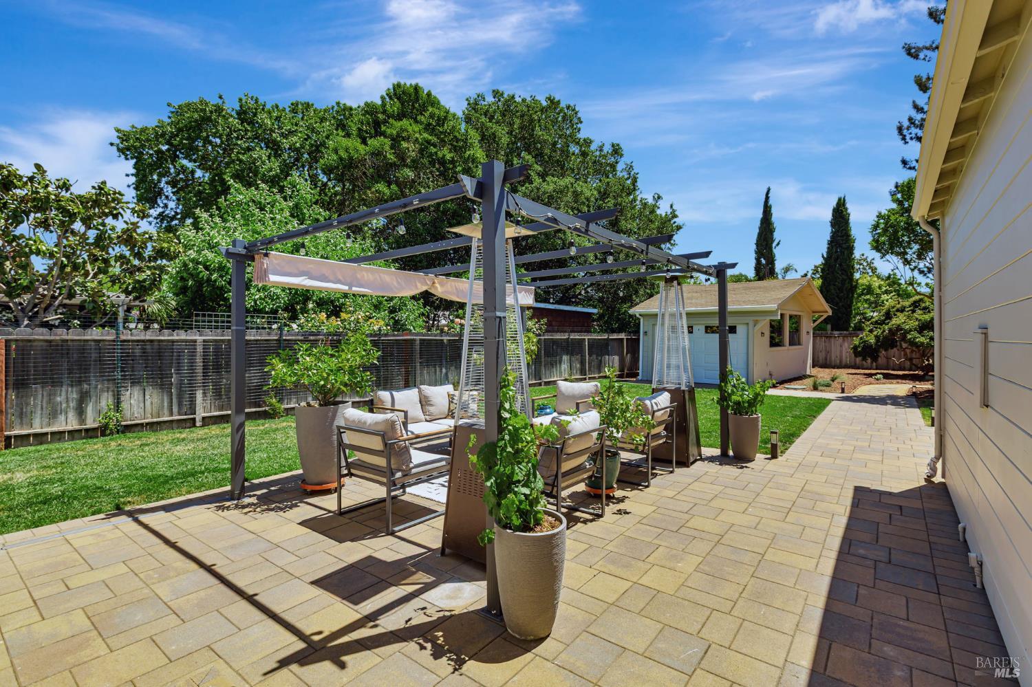 Detail Gallery Image 37 of 47 For 836 Wilmac Ave, Novato,  CA 94947 - 3 Beds | 1/1 Baths