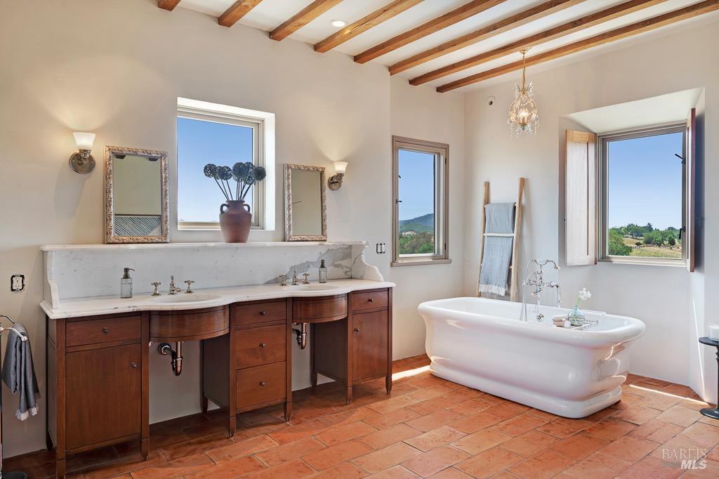 Detail Gallery Image 24 of 62 For Address Is Not Disclosed, Healdsburg,  CA 95448 - 3 Beds | 3/3 Baths