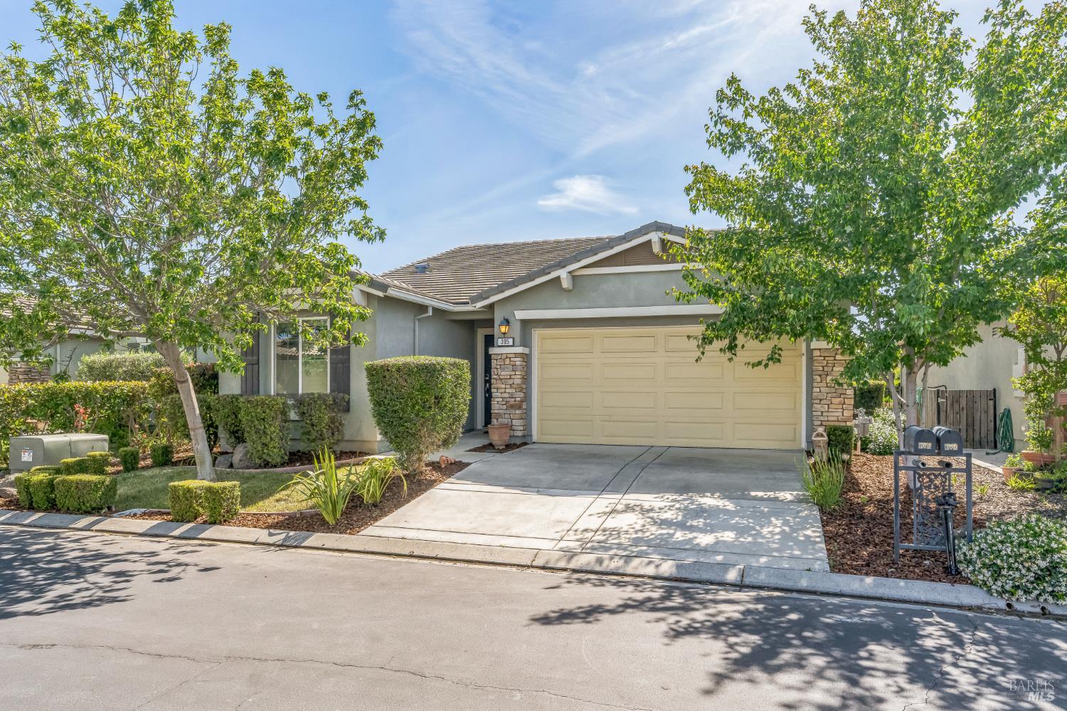 Detail Gallery Image 1 of 29 For 305 Birch Ridge Dr, Rio Vista,  CA 94571 - 2 Beds | 2 Baths