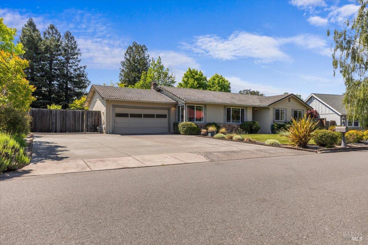 Detail Gallery Image 1 of 52 For 160 Moll Dr, Windsor,  CA 95492 - 3 Beds | 2 Baths