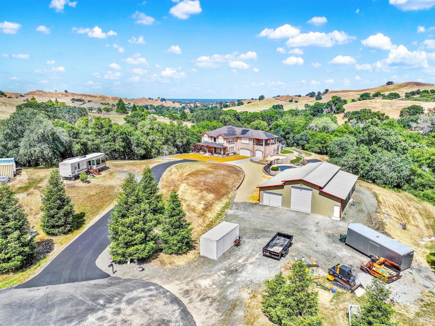 Detail Gallery Image 11 of 99 For 7125 Solitude Ct, Vacaville,  CA 95688 - 5 Beds | 4 Baths