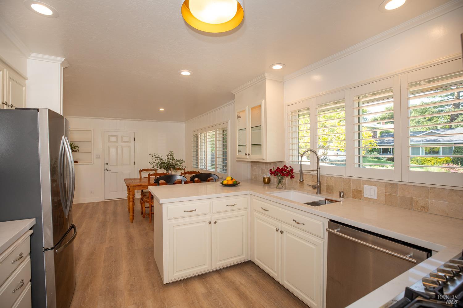 Detail Gallery Image 18 of 56 For 2055 Stonewood Dr, Santa Rosa,  CA 95404 - 3 Beds | 2 Baths