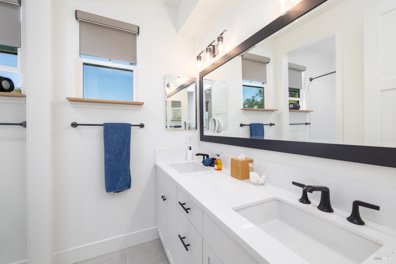 Detail Gallery Image 18 of 32 For 103 Chiquita Rd, Healdsburg,  CA 95448 - 3 Beds | 2/1 Baths