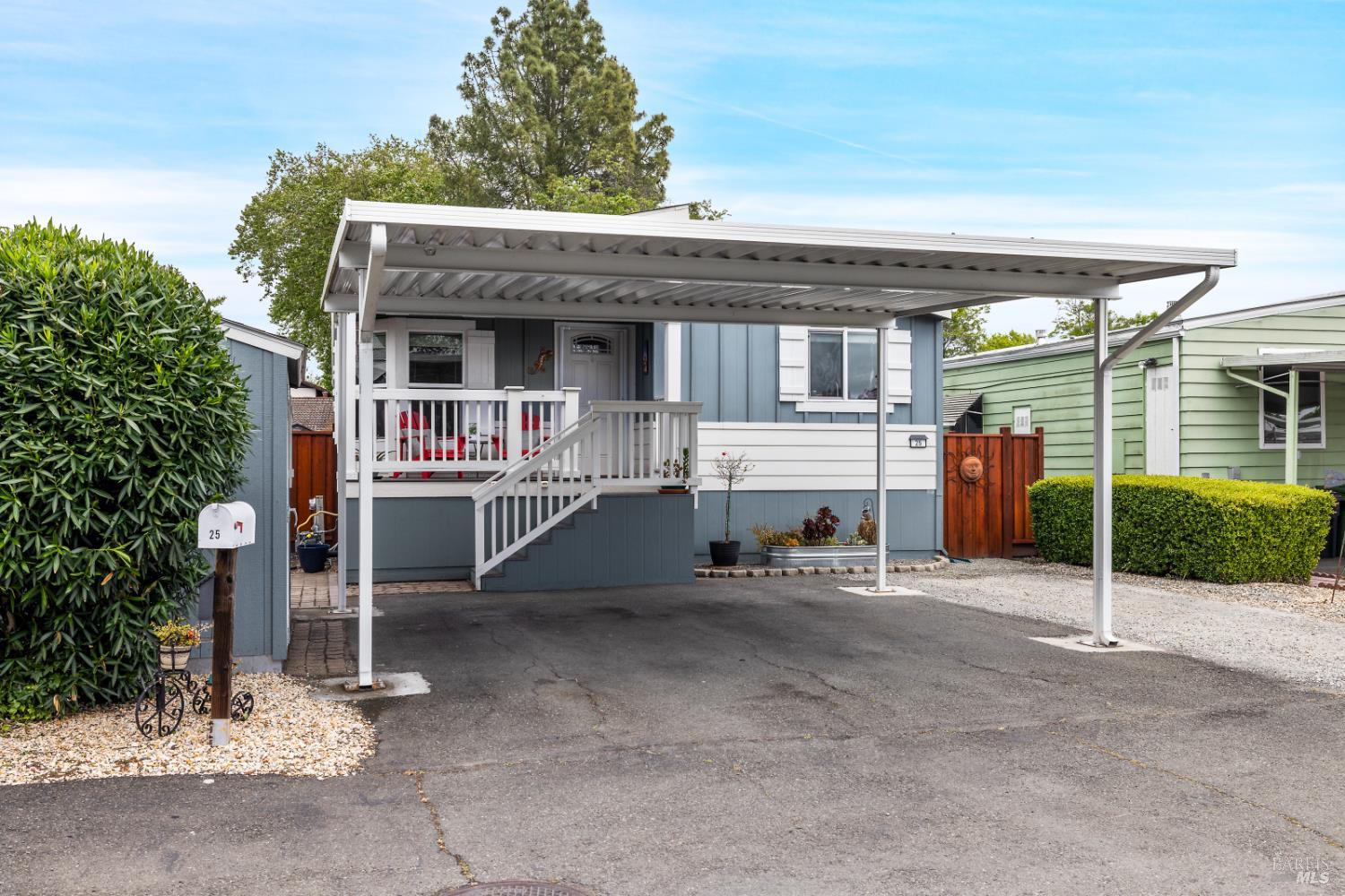 Detail Gallery Image 2 of 51 For 25 Walnut Cir, Rohnert Park,  CA 94928 - 3 Beds | 2 Baths
