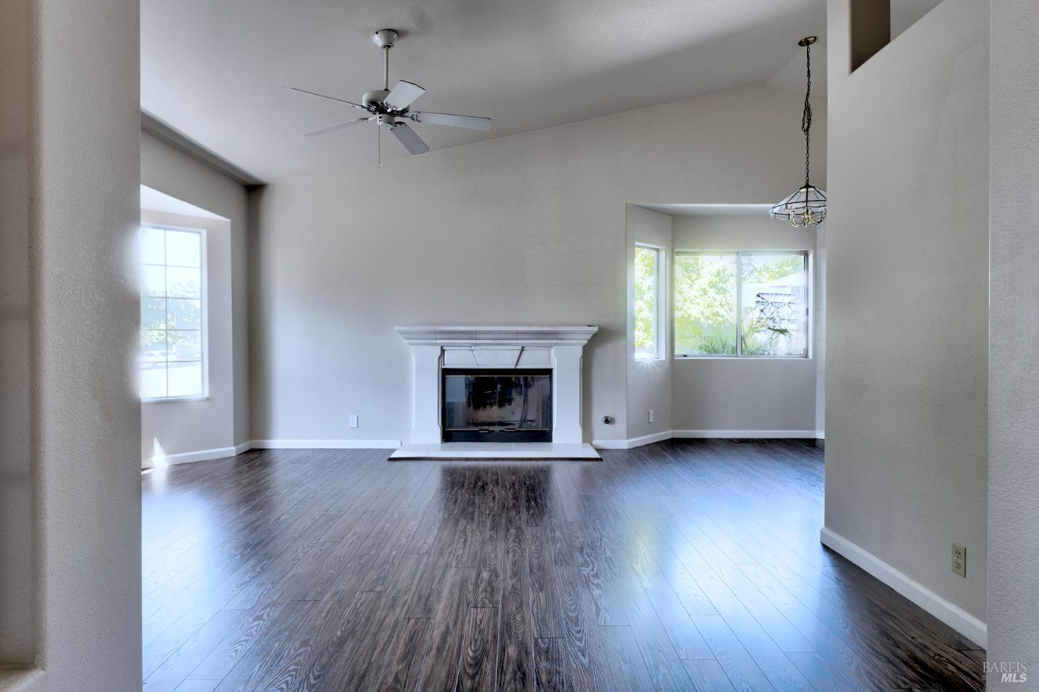 Detail Gallery Image 12 of 40 For 2269 Dancing Penny Way, Santa Rosa,  CA 95403 - 3 Beds | 2 Baths