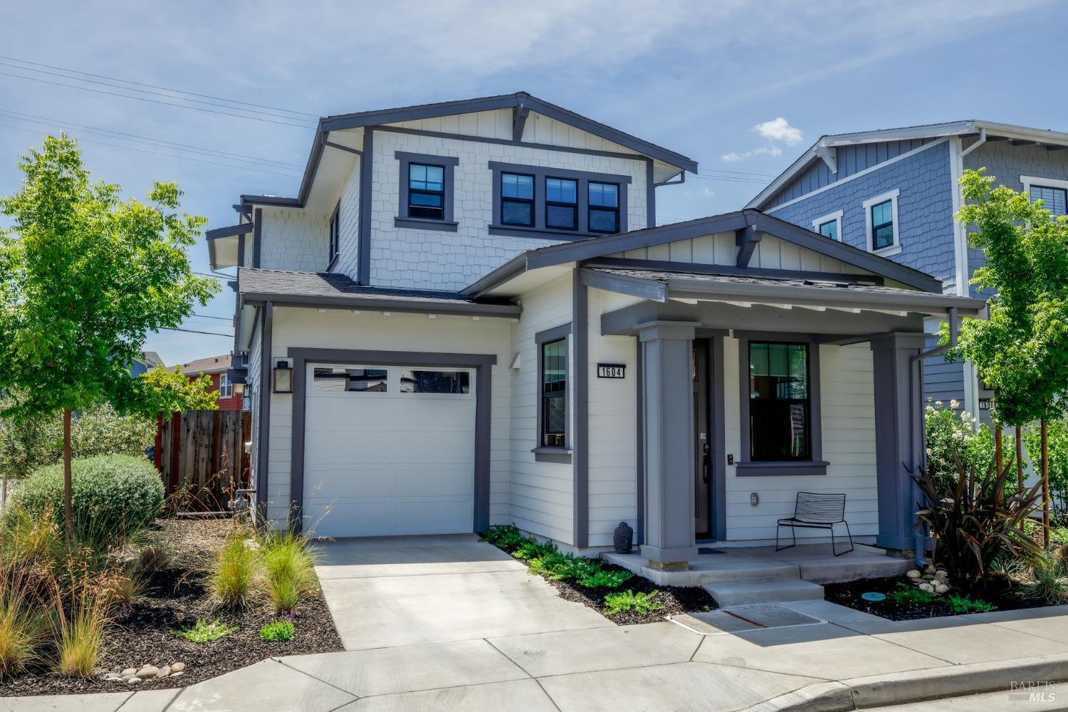 Detail Gallery Image 2 of 32 For 103 Chiquita Rd, Healdsburg,  CA 95448 - 3 Beds | 2/1 Baths