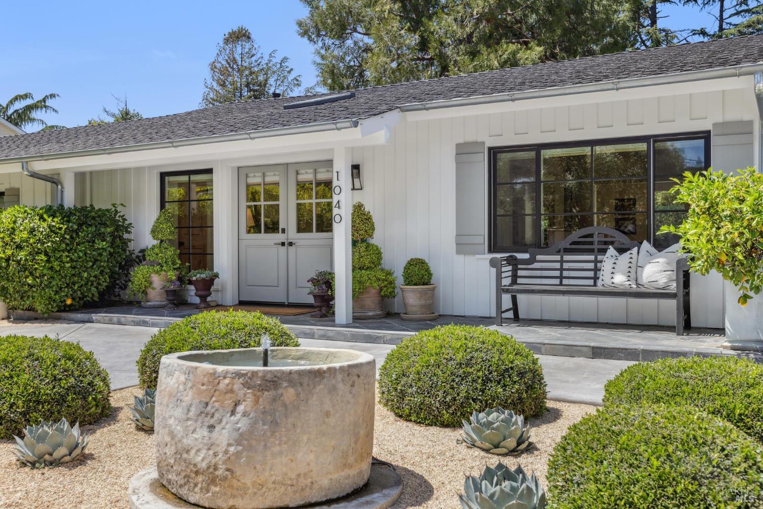 Detail Gallery Image 5 of 71 For 1040 Rose Dr, Napa,  CA 94558 - 5 Beds | 4 Baths
