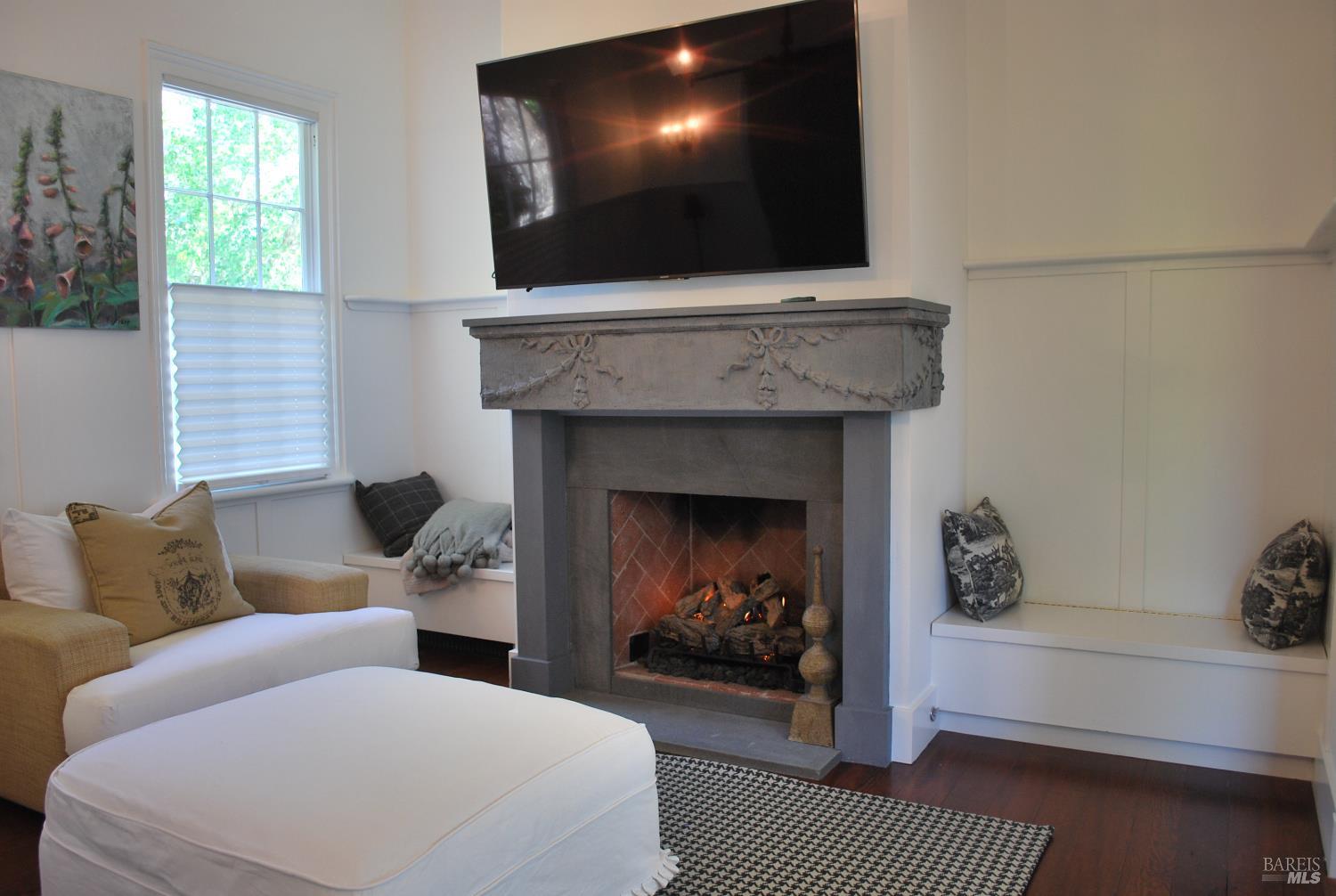 Detail Gallery Image 10 of 50 For 1801 Bodega Ave, Petaluma,  CA 94952 - 5 Beds | 2/1 Baths