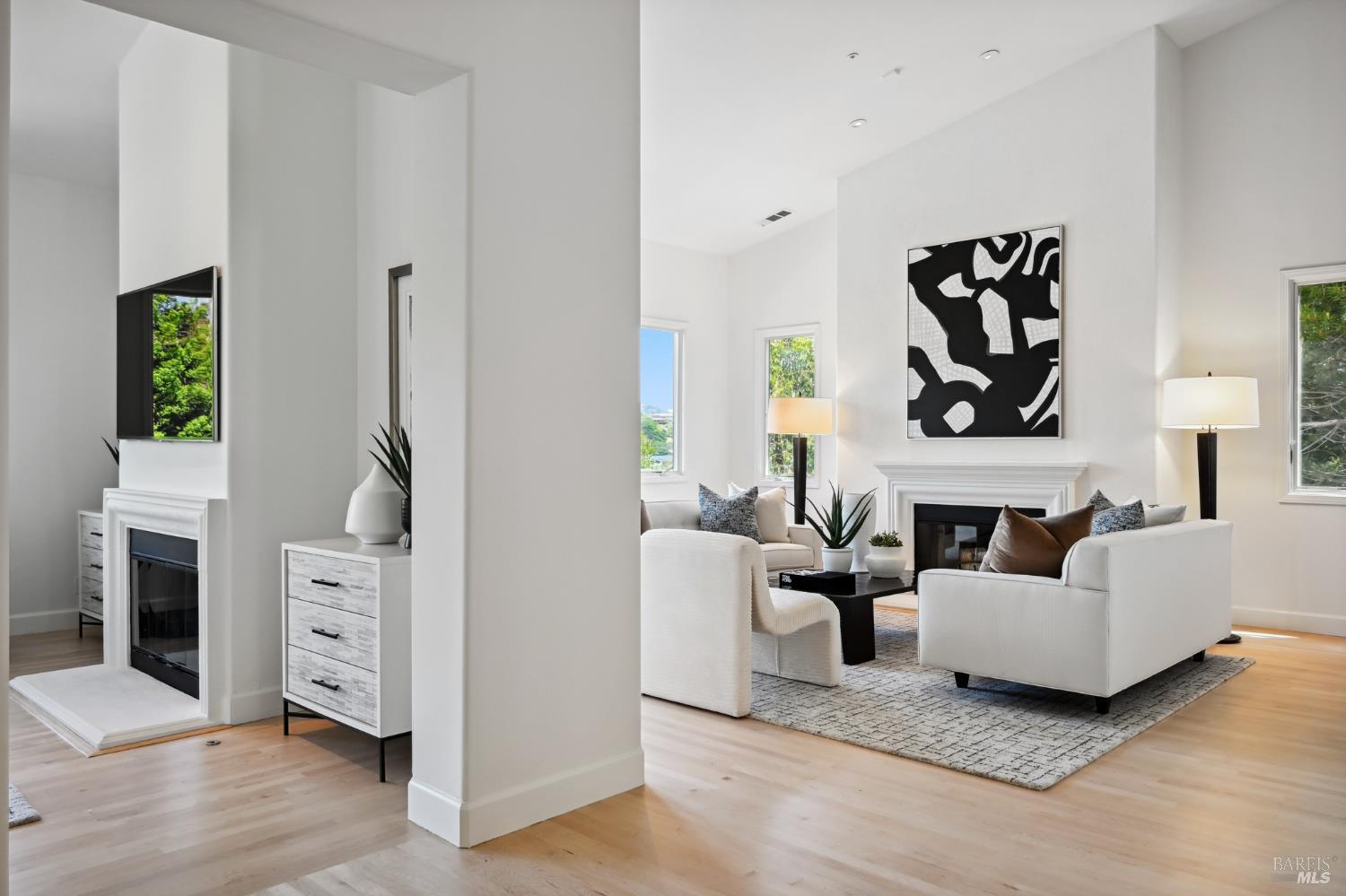 Detail Gallery Image 18 of 65 For 110 Monterey Dr, Tiburon,  CA 94920 - 5 Beds | 4/1 Baths
