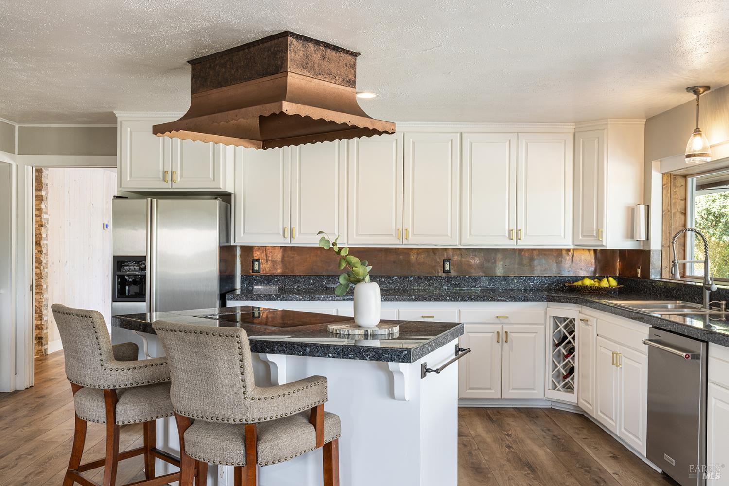 Detail Gallery Image 19 of 64 For 10505 Cherry Ridge Rd, Sebastopol,  CA 95472 - 3 Beds | 3/1 Baths