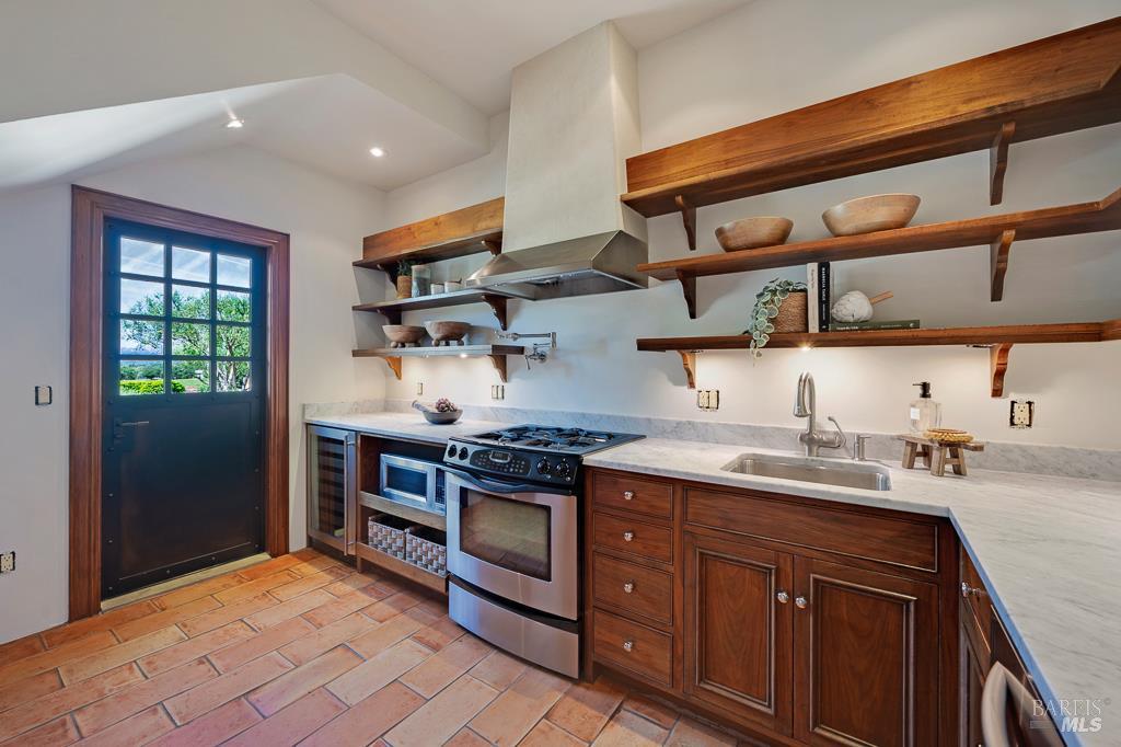 Detail Gallery Image 10 of 62 For Address Is Not Disclosed, Healdsburg,  CA 95448 - 3 Beds | 3/3 Baths