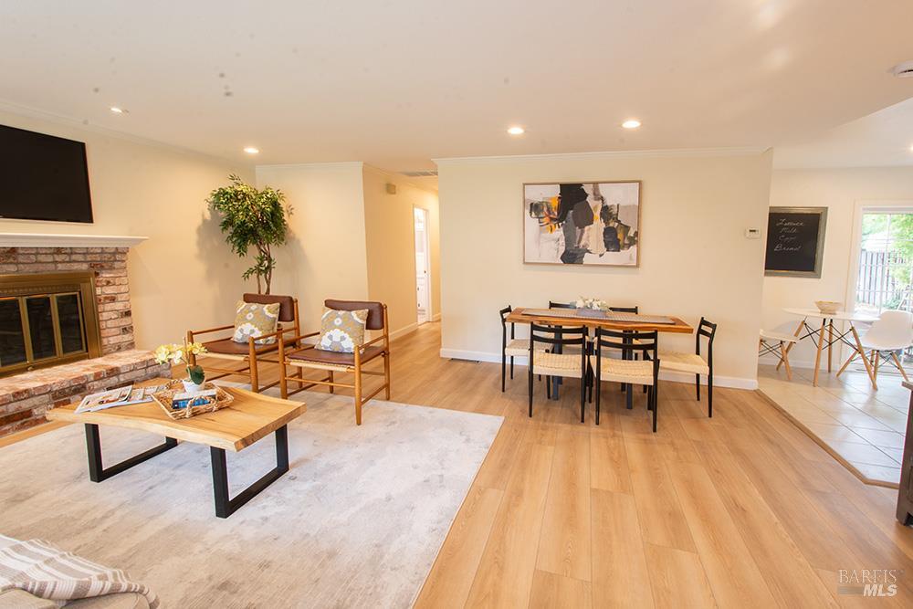 Detail Gallery Image 1 of 20 For 293 Siesta Way, Sonoma,  CA 95476 - 3 Beds | 2 Baths