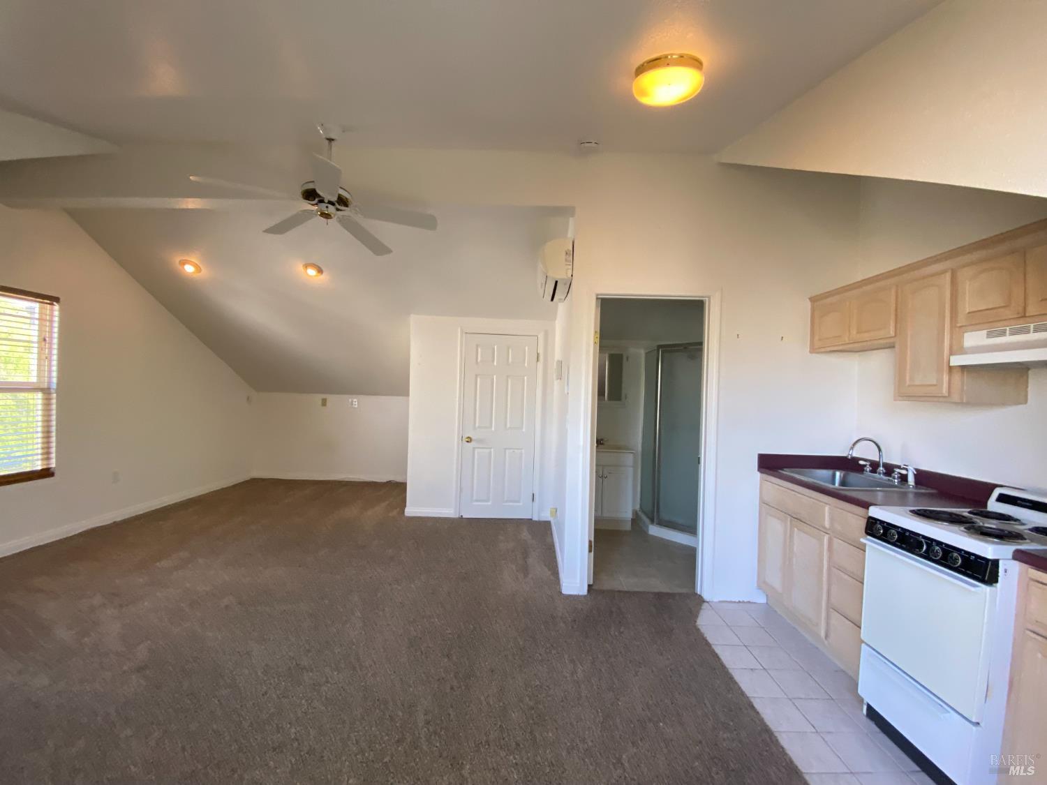 Detail Gallery Image 9 of 14 For 566 Versailles Ln, Fairfield,  CA 94534 - 3 Beds | 2/1 Baths