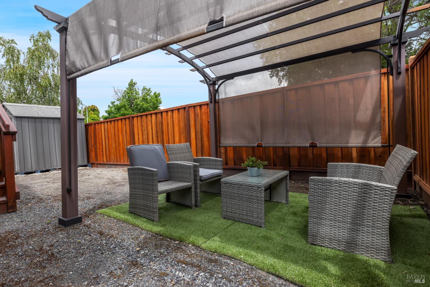 Detail Gallery Image 35 of 51 For 25 Walnut Cir, Rohnert Park,  CA 94928 - 3 Beds | 2 Baths
