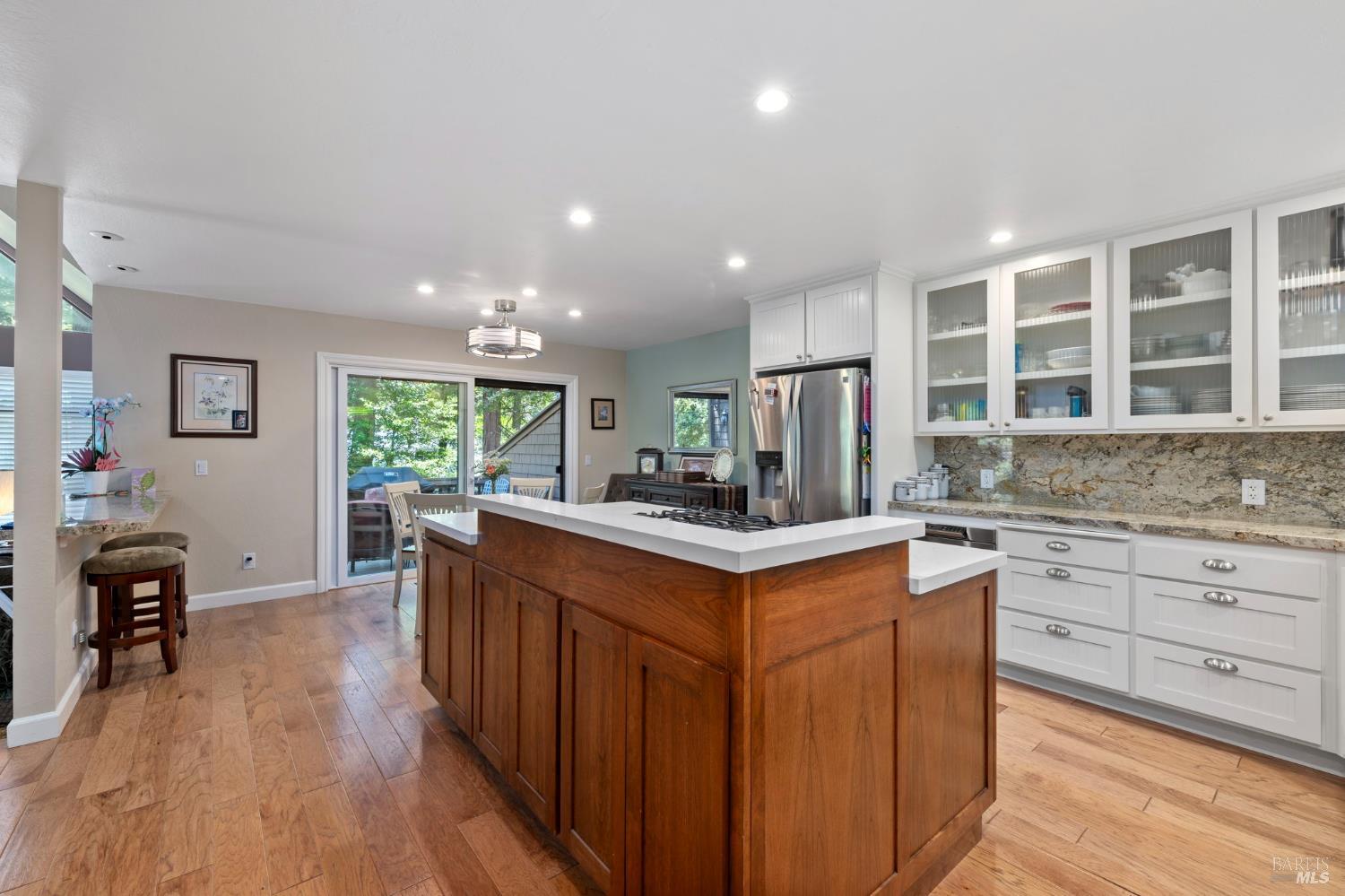 Detail Gallery Image 11 of 36 For 3376 Parker Hill Rd, Santa Rosa,  CA 95404 - 3 Beds | 3 Baths