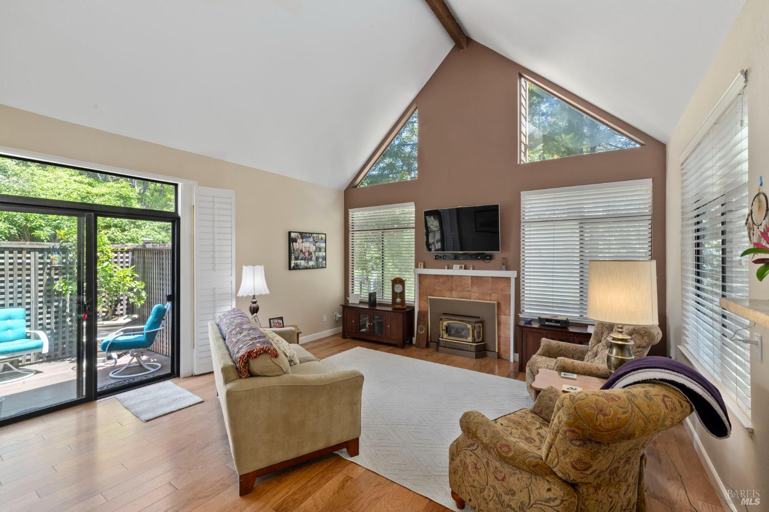Detail Gallery Image 17 of 36 For 3376 Parker Hill Rd, Santa Rosa,  CA 95404 - 3 Beds | 3 Baths