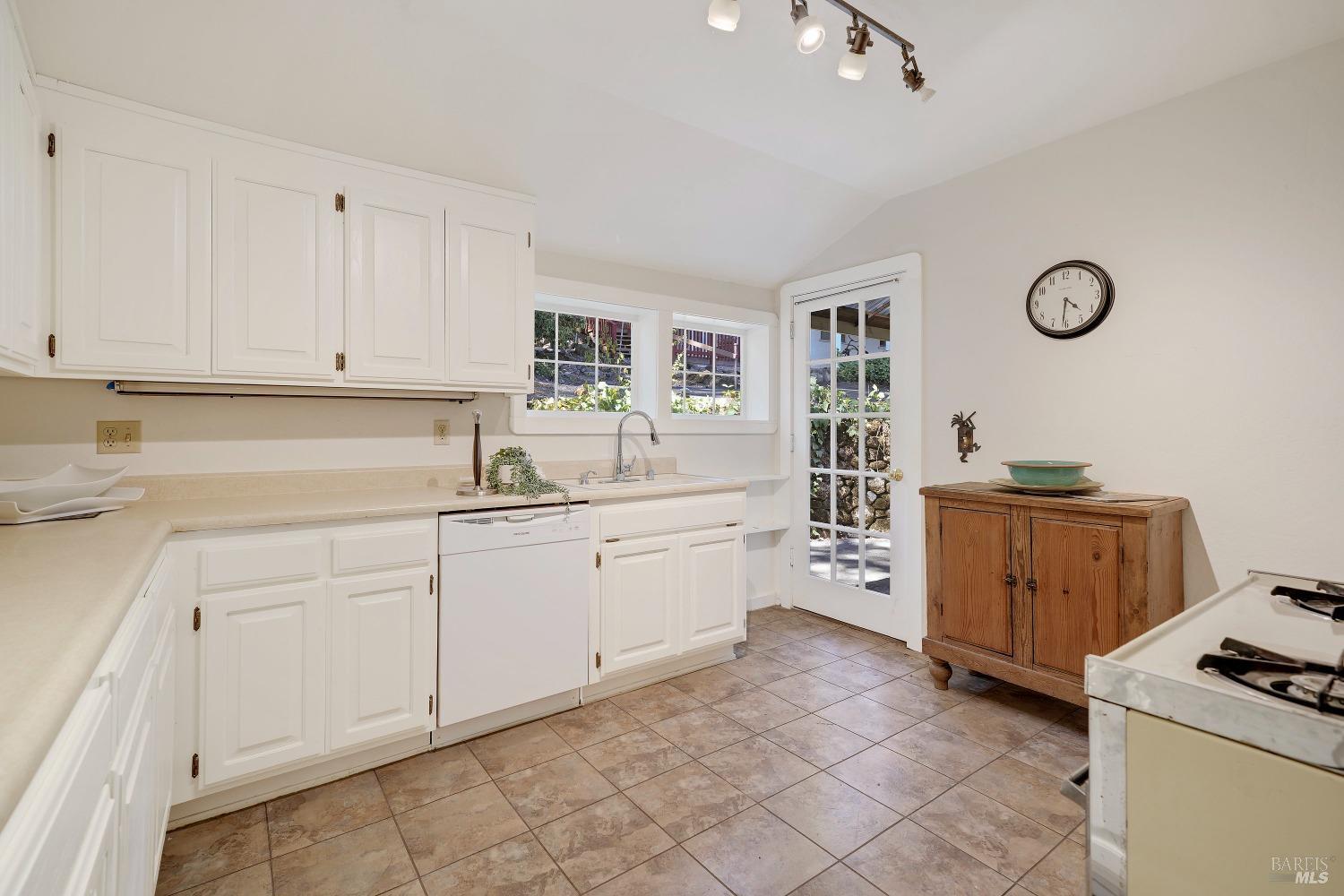 Detail Gallery Image 10 of 53 For 1423 Foothill Blvd, Calistoga,  CA 94515 - 8 Beds | 5 Baths