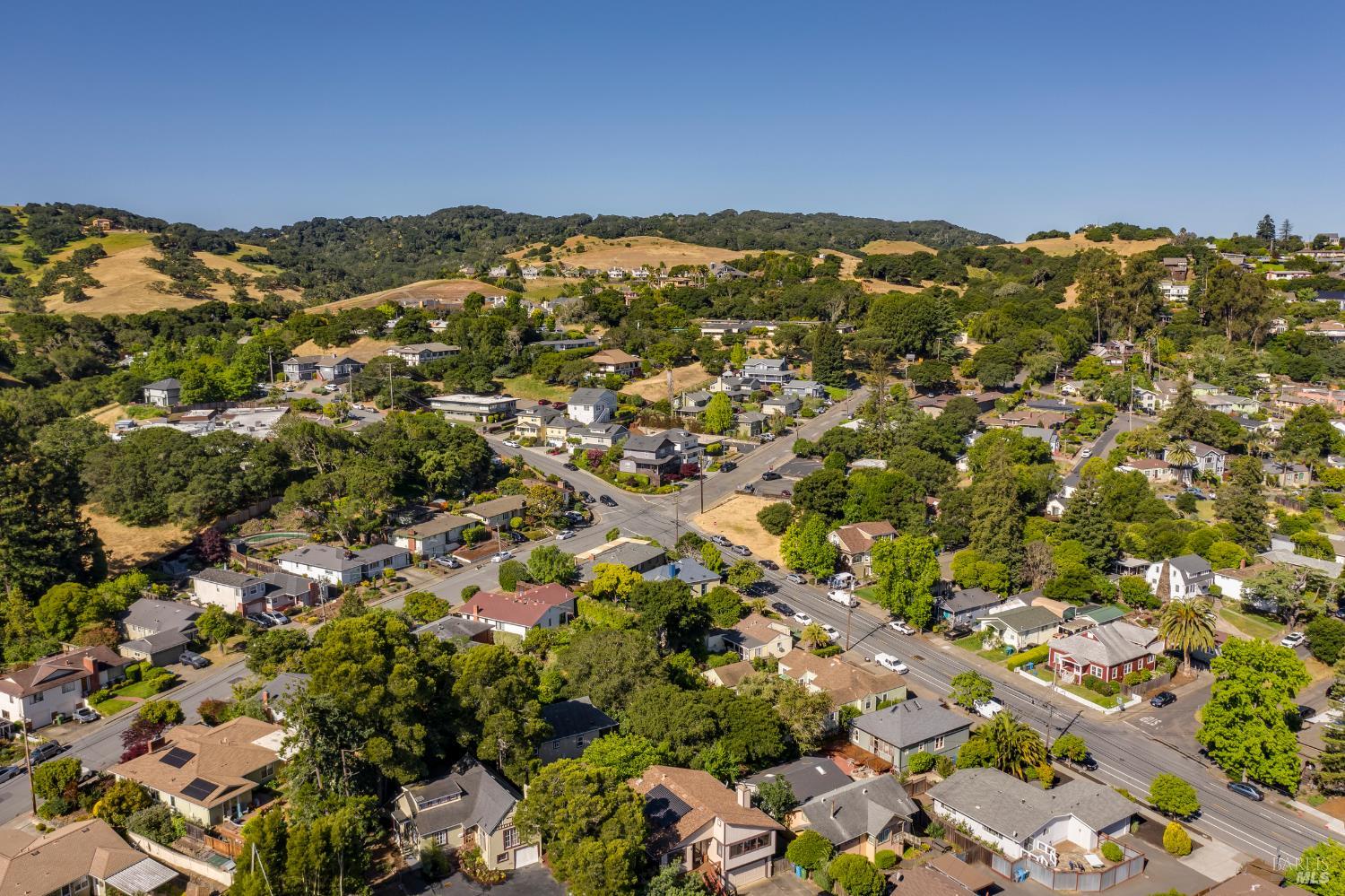 Detail Gallery Image 45 of 52 For 31 Laurel Ave, Petaluma,  CA 94952 - 2 Beds | 1/1 Baths